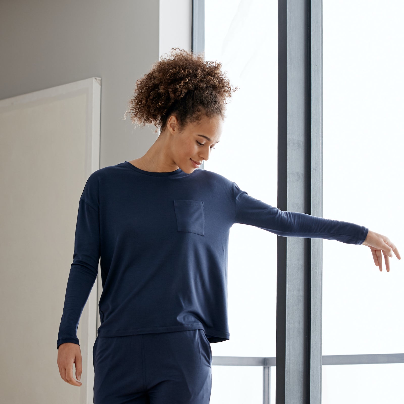 【IONSEOUL】Authentic Lettering Overfit Long Sleeve 4JH616 Tencel Long Sleeve Shirt: Eucalyptus Long Sleeve Top for